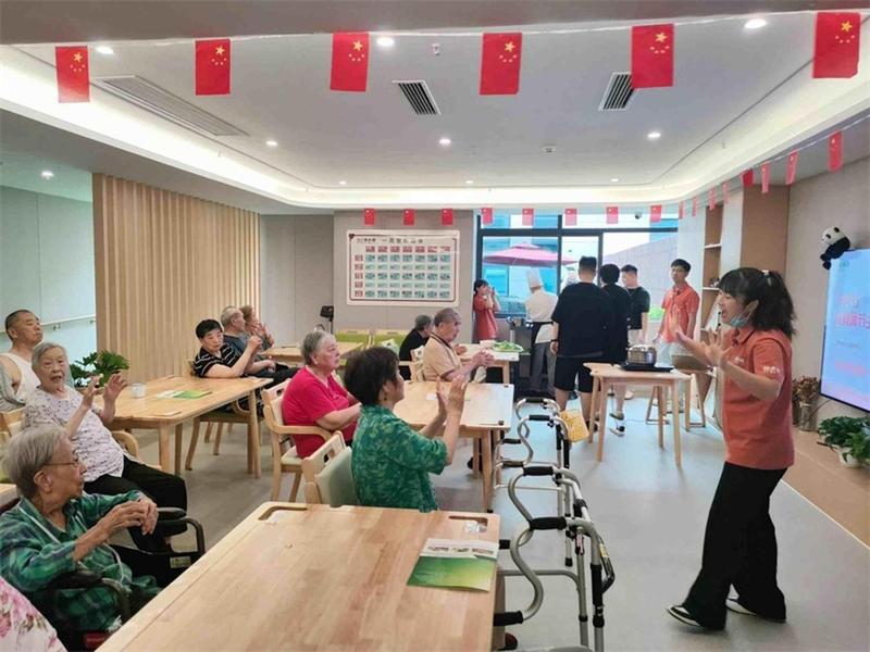 成都长者乐生半自理照护月费参考:收费构成、价格区间与医养护理院选择笔记