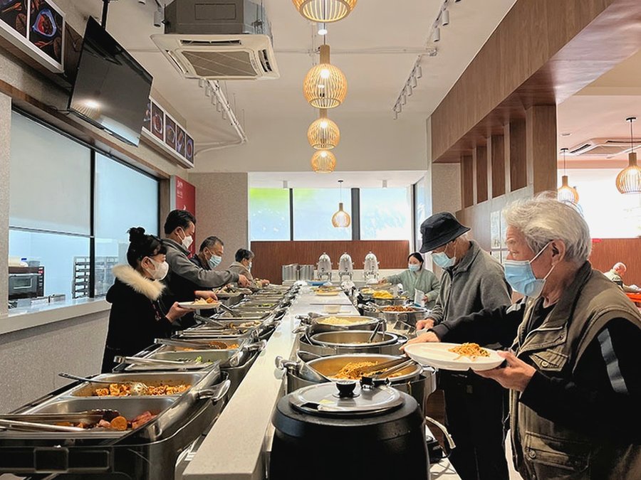 成都长者乐生(东光苑)养老康复中心膳食服务说明:营养师配置与慢病餐型公示