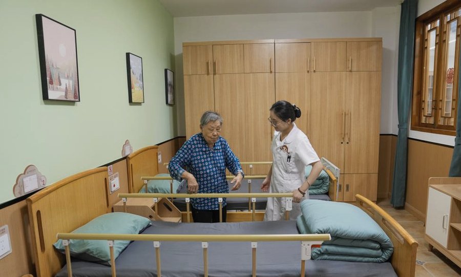 成都长者乐生（华西苑）养老康复中心：社工服务、志愿者活动与养生课堂开展情况