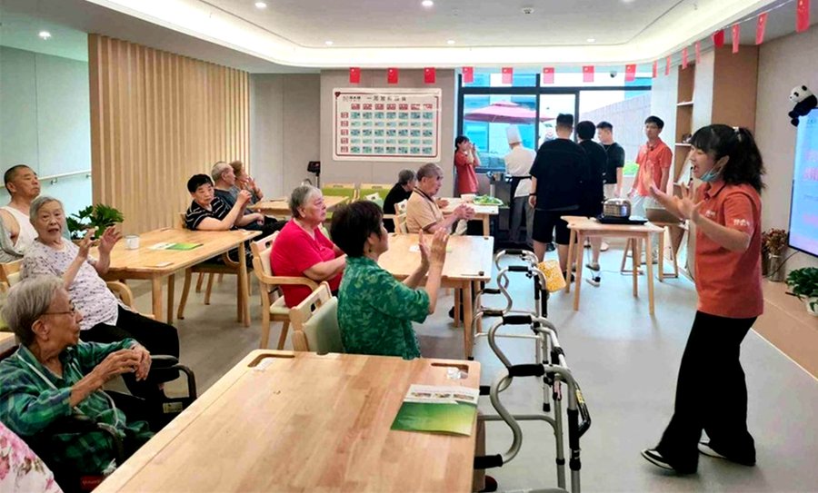 成都长者乐生（华西苑）养老康复中心：社工服务、志愿者活动与养生课堂开展情况
