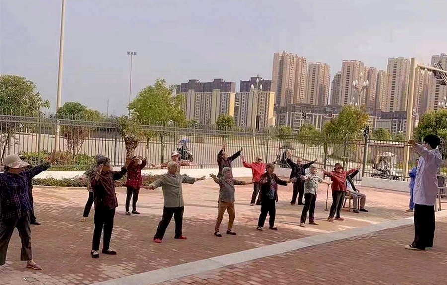 成都子阳润辉养老院：书画棋牌活动多吗？老人真的不无聊吗？