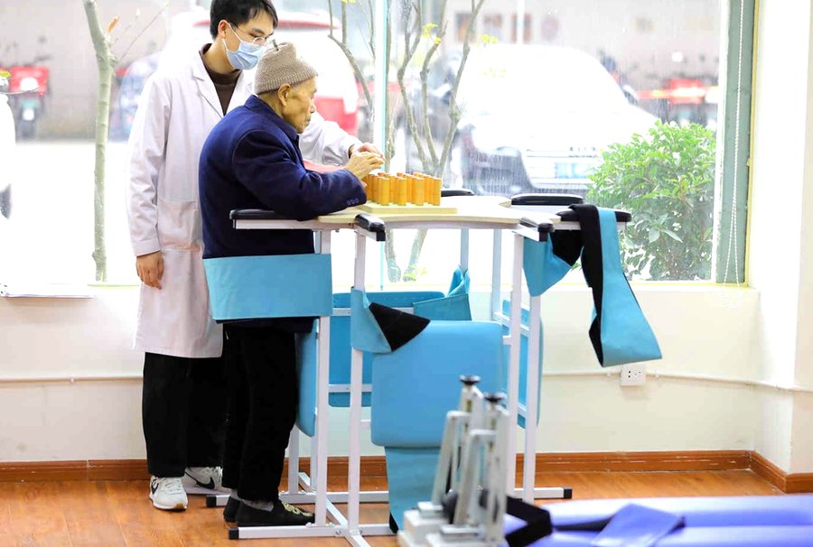 成华区全护理卧床养老院收费构成明细参考 成都福年康养中心