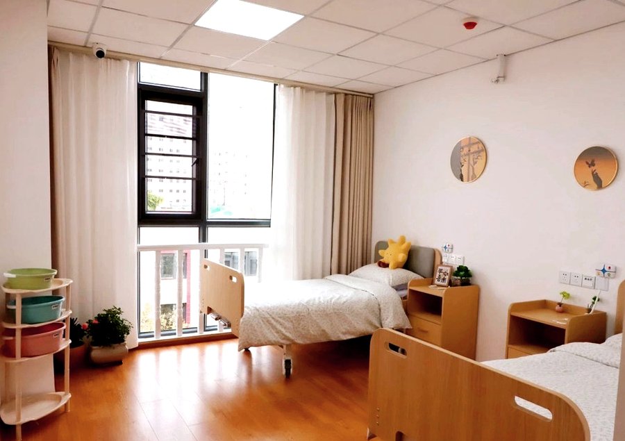 地铁3号线4号线市二医院站周边养老机构分级选型参考:康源养老·书院街长者屋按探视便利与照护需求适配