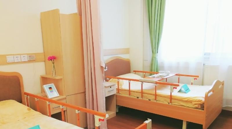 家里有空巢失能老人,成都幸福家养老公寓接收条件怎么样?过来人给些建议
