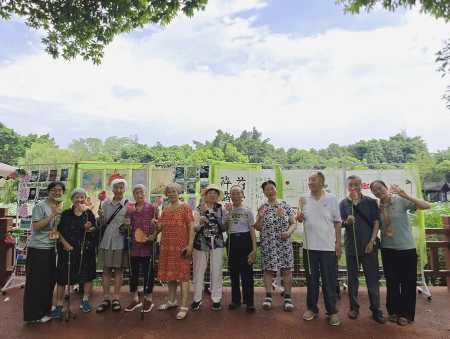 家属分享:母亲入住成都锦欣花乡老年公寓的日常体验