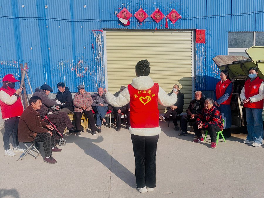 家中老人进入全失能状态后,家属最绕不开的问题就是:住进养老院,每个月到底要准备多少钱?这笔钱究竟花在了哪里,有没有政策能帮补一些?