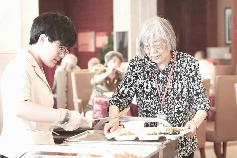金牛区养老院呼叫器配置：保利成都和熹会的安全细节考察