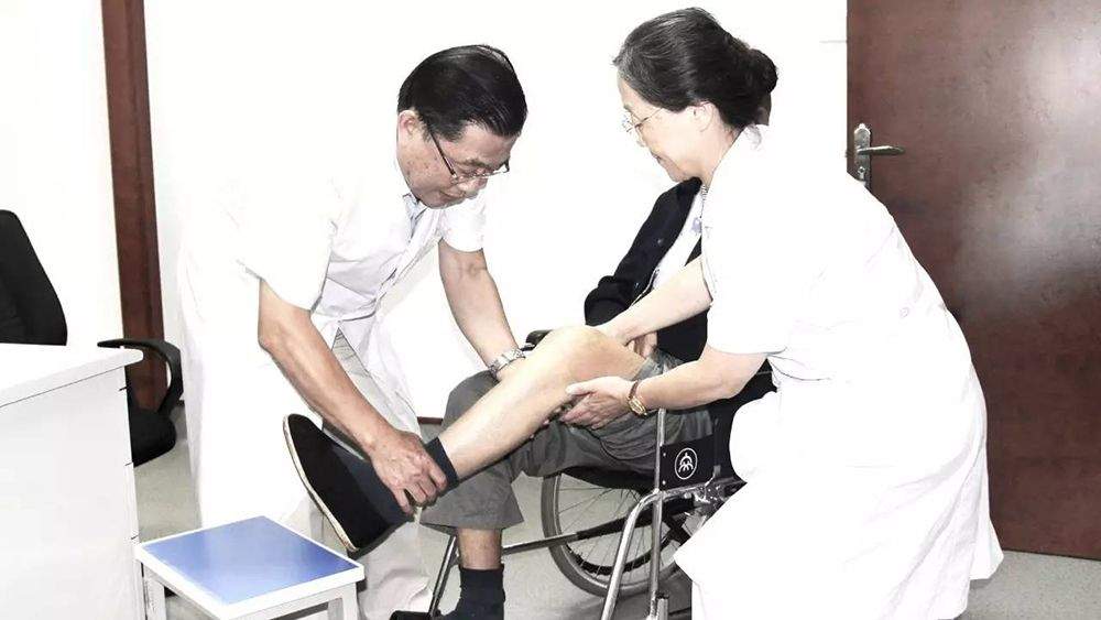 金周路站旁，保利成都和熹会：金牛区近地铁养老机构探访