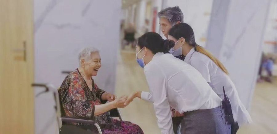 漫步成都高新区石桥路,探访锦欣花乡康养中心的日常