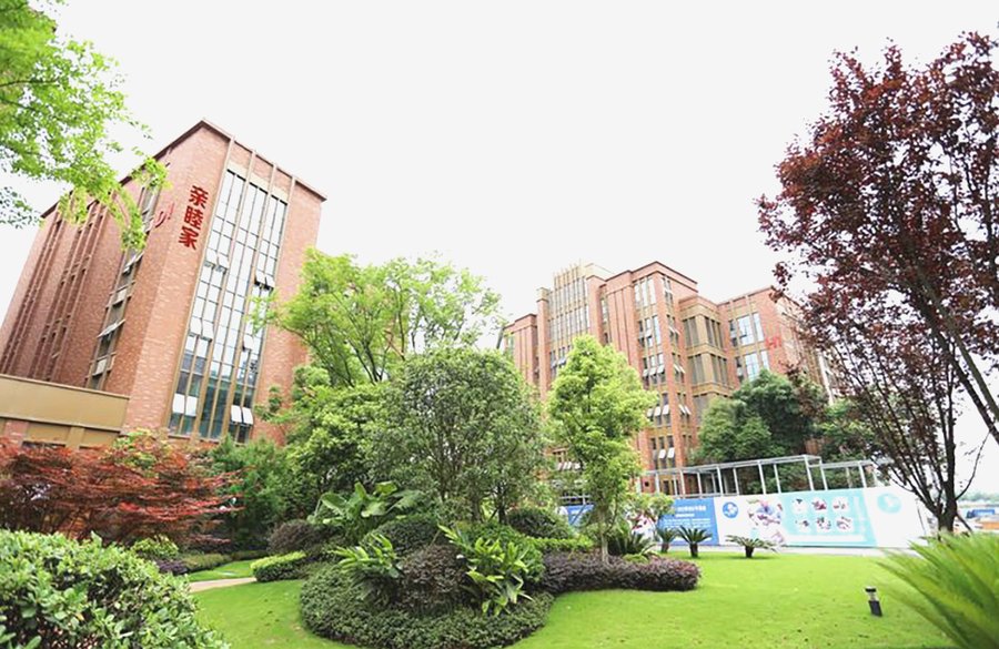亲睦家·鹭湖长者社区:成都全屋圆角家具养老机构参考与选型视角