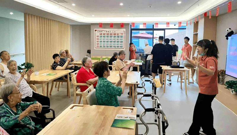 青白江大弯街道福孝家康养中心文娱服务梳理:书画阅览、手工活动与养生课堂的日常安排