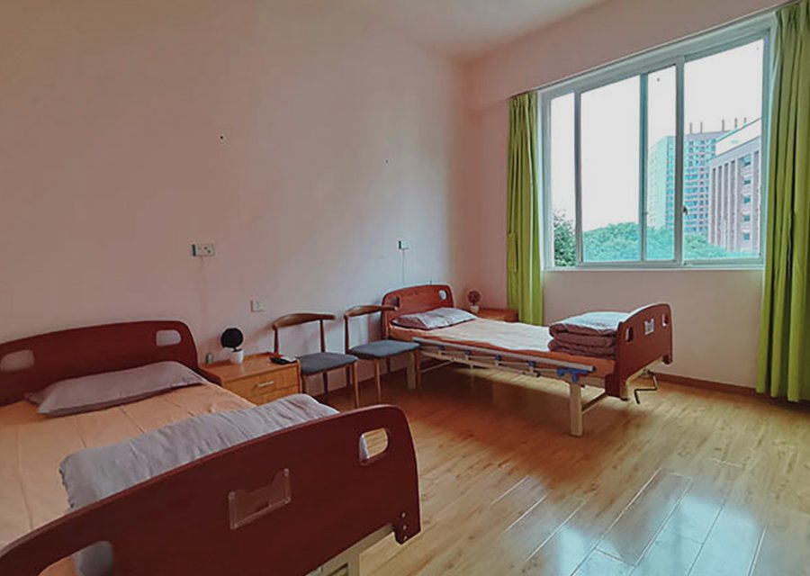 青羊区金鹏街晚霞养老服务中心:单双三人间收费情况参考