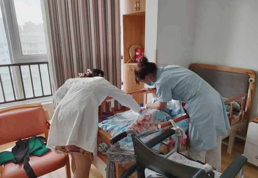 认知症非药物干预中的怀旧与音乐：成都泰邦优护社区中心实践参考