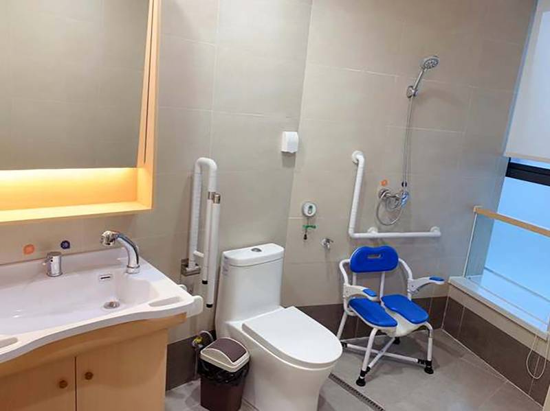 入住养老院费用怎么算?成都锦江区海桐苑普惠型养老机构收费构成与避坑注意事项