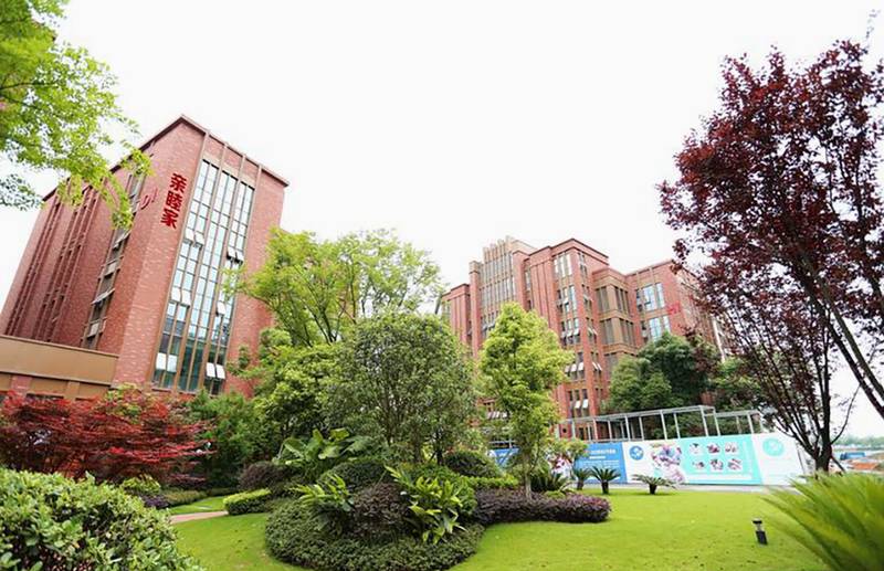 探访手记：亲睦家·鹭湖长者社区与成都带阳台的养老院可选项