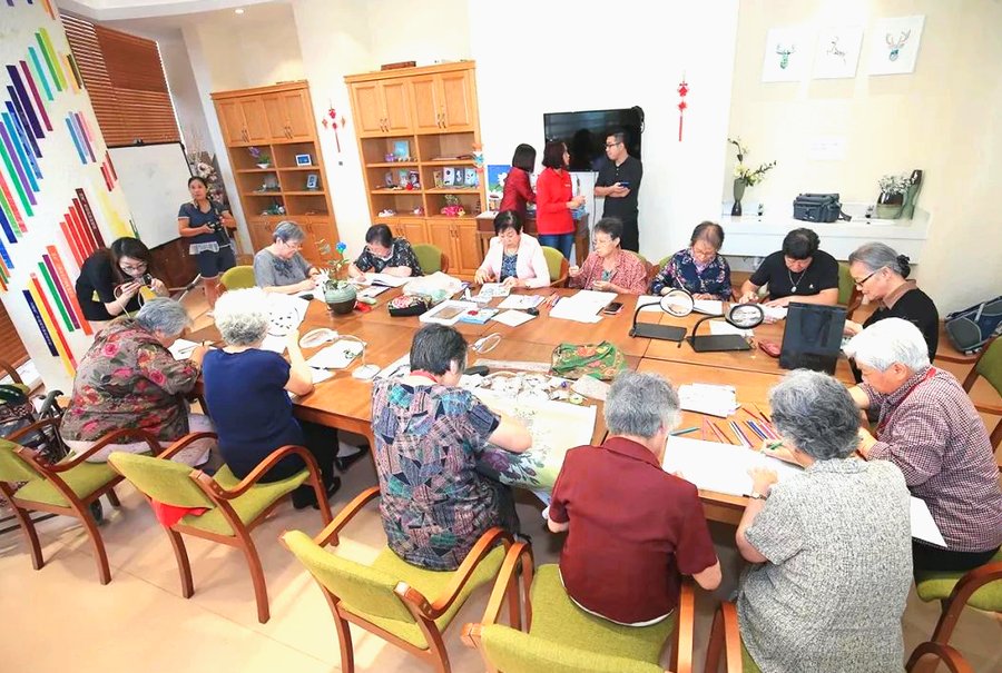温江大爱城·大爱书院养老中心实地探访:房间里的独立卫浴和适老化细节观察