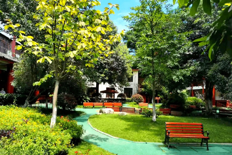 温江区养老院居住条件观察:星瑞寿而康养老院的房间配置与卫浴设施现状