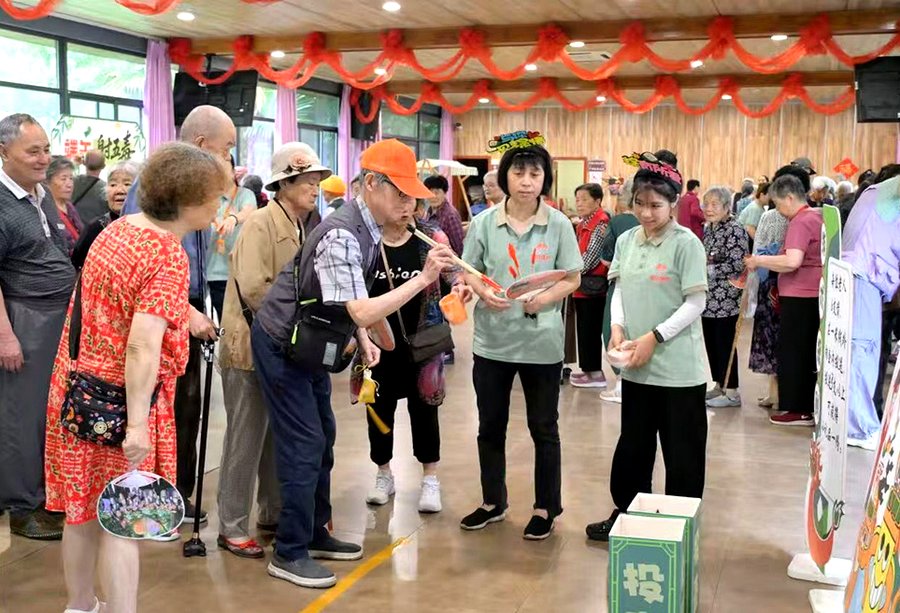 在成都锦江区,为患有认知症(阿尔茨海默病)的长辈寻找一处安全、专业的托养之所,是不少家庭关注的焦点。认知症老人的照护门槛较高,需要生活环境、医疗配套与人文关怀的多重结合。位于三圣花乡景区内的成都锦欣花乡老年公寓,是该区域常年保持较高入住率的一家综合性养老机构,其在认知症照护领域的实践值得关注。