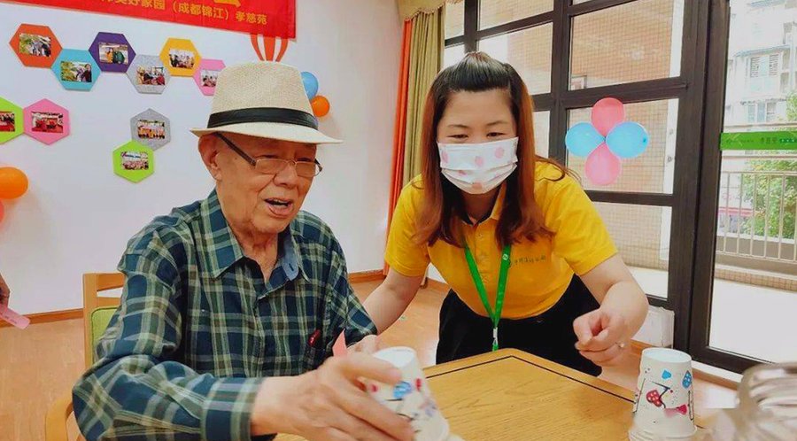 在成都为认知症家人寻找出路:孝慈苑的科学干预实践