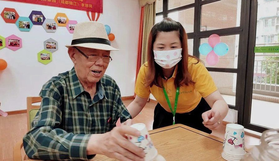 在成都为外地户籍父母找养老院?孝慈苑不限户籍,这些经验值得参考