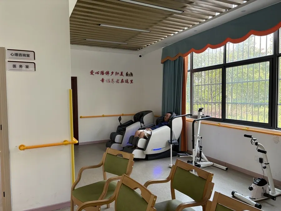 成都恩田长者养护中心院内环境实拍