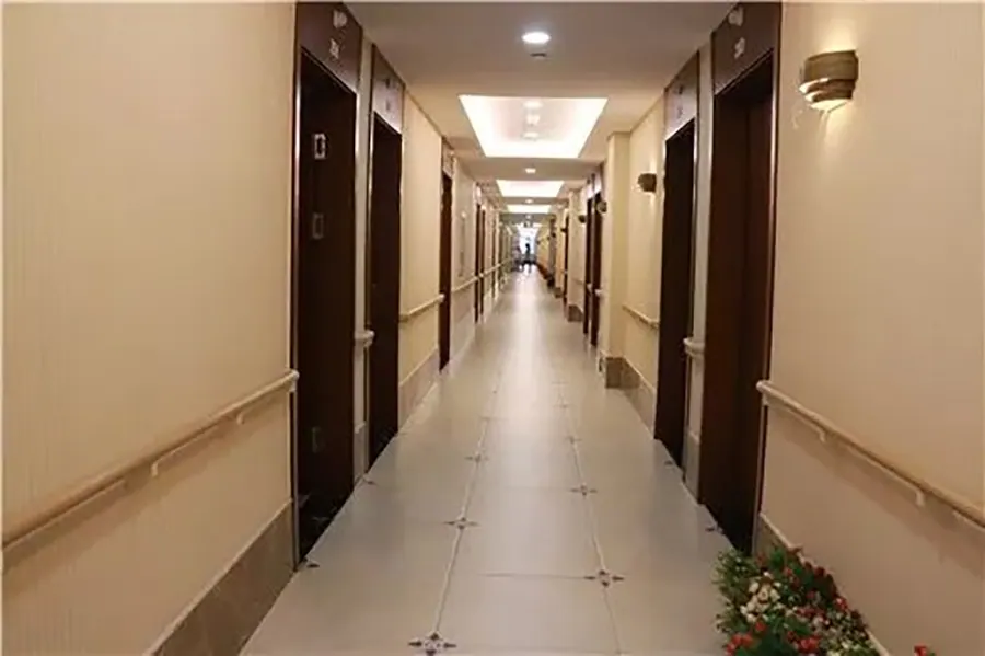 成都泰邦健康长者公寓院内环境实拍