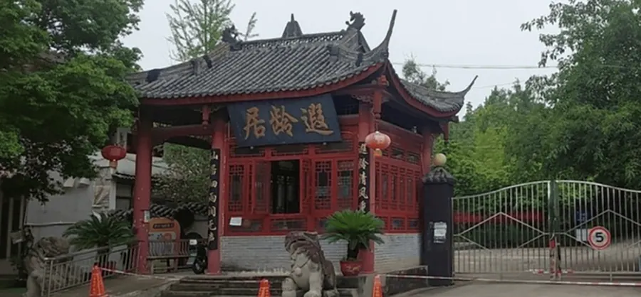成都遐龄居颐养园院内环境实拍