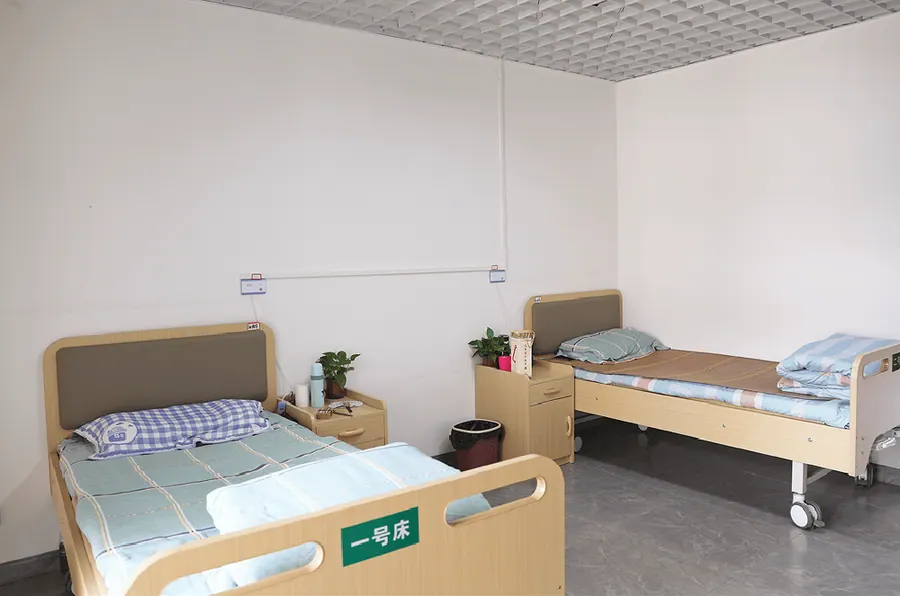 成都圆缘养老-柳城家园全日居养老服务中心院内环境实拍